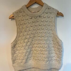 Universal Threads Cream Sleeveless Knit Sweater